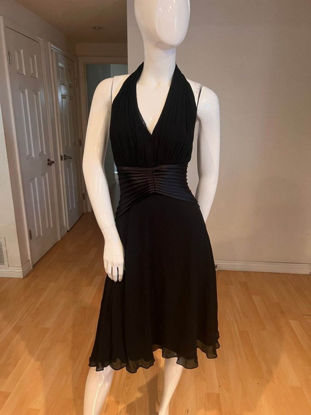 90'S TADASHI SHOJI HALTER PLEATED SILK DRESS SIZE 10 BLACK
